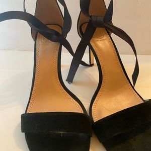 Rare Tory burch tie ankle strap black velvet leather heels sandal 8 M bow preppy